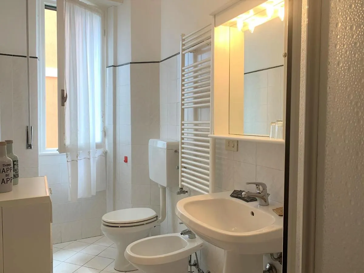 Marie Claire Apartment Levanto 0*,